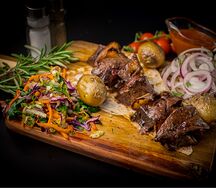 Шашлык из говяжьей печени с курдюком
