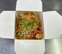 Лапша Wok соба с наполнителем курицей