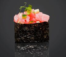 Гункан с тунцом