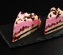 Торт Брусничный с белым шоколадом