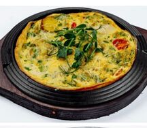 Фритатта с цыплёнком, картофелем и пармезаном 