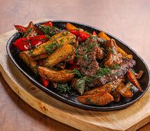 Горячая сковородка с говядиной