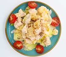 Салат Курица с ананасами