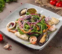 Тайский салат с морепродуктами