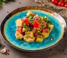 Салат с хрустящими баклажанами