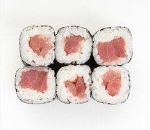 Ролл с тунцом