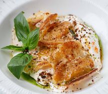 Картофельный гратен с муссом из пармезана