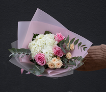 Букет цветов гортензия с розами Розовое облако
