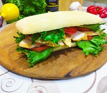 Сэндвич Панини с курицей и яйцом