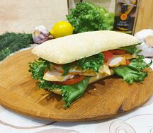 Сэндвич Панини с тунцом и яйцом