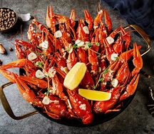 Раки L жареные с чесноком Крупные