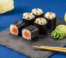 Мини ролл с лососем