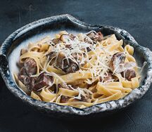 Феттуччине с говядиной и грибами