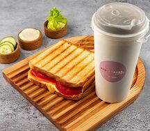 Тост с помидорами и сыром