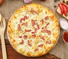 Пицца с беконом