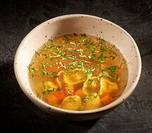 Куриный бульон с тортеллини