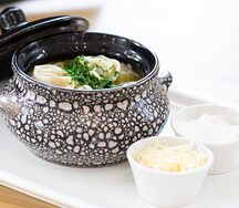 Пельмени с пармезаном и зеленью