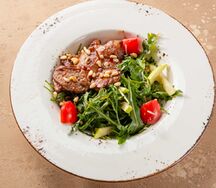 Тёплый салат с куриной печенью