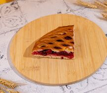 Четверть пирога с вишней