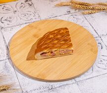 Четверть пирога с ветчиной и сыром