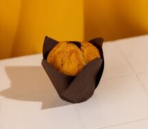 Маффин с черничной начинкой