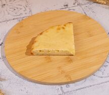 Четверть осетинского пирога с сыром