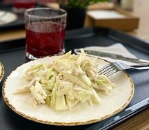 Салат с курицей и сельдереем