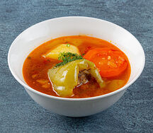 Шурпа с голубцами