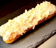 Эклер ванильный