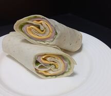 Ролл с ветчиной и сыром