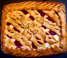 Пирог с творогом и малиной