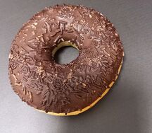 Донат шоколадный