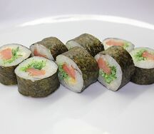 Ролл Сяке кунсей чука маки