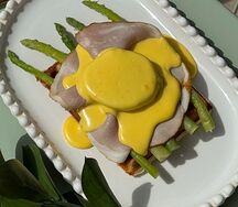 Бенедикт с ветчиной