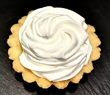 Нежная корзиночка с белковым кремом