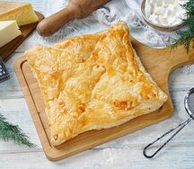 Хачапури слоёное с сыром