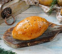 Печёный пирожок с картошкой