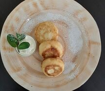 Сырники со сметаной