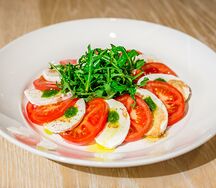 Салат Капрезе