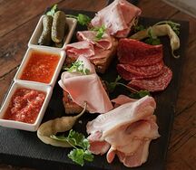 Мясная тарелка