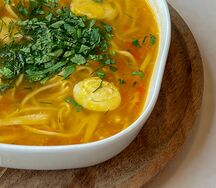 Куриный суп с домашней лапшой