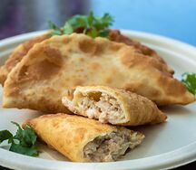 Мини-чебуреки с курицей