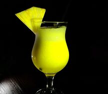 Свежевыжатый ананасовый сок