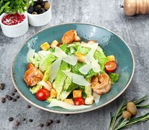 Салат Цезарь с креветками