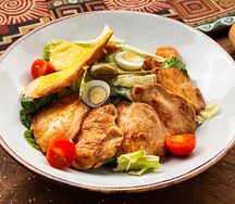 Салат Цезарь с курицей