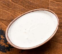 Сметанный соус с чесноком