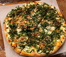 Хачапури со шпинатом и сыром