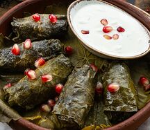 Долма в винoградных листьях