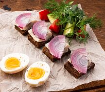 Сельдь на тостах