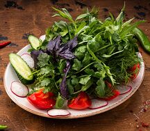 Свежие овощи и зелень